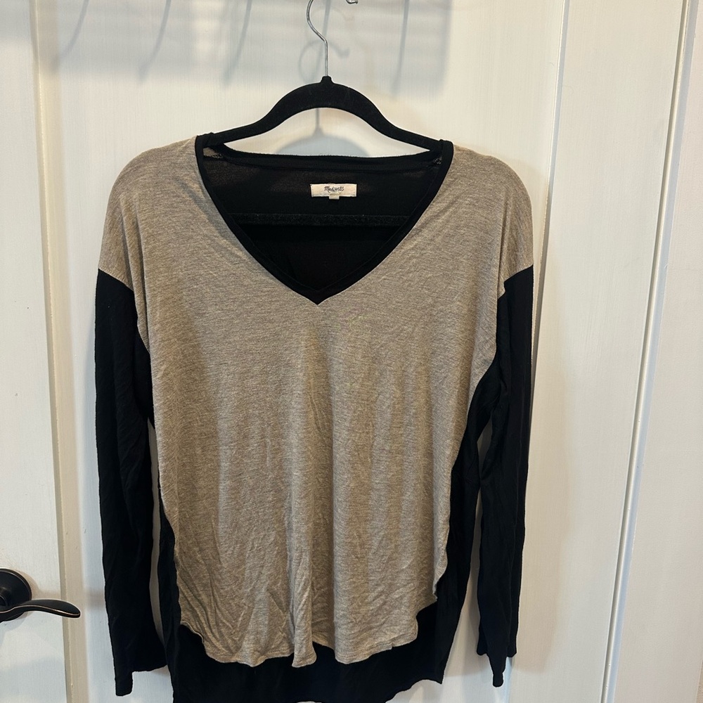 Two-Tone V-Neck Long Sleeve Top